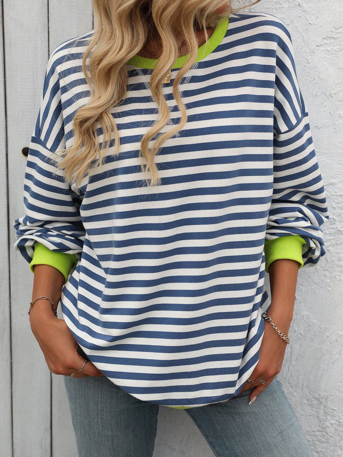 Striped Crew Neck Sweatshirt in Blue