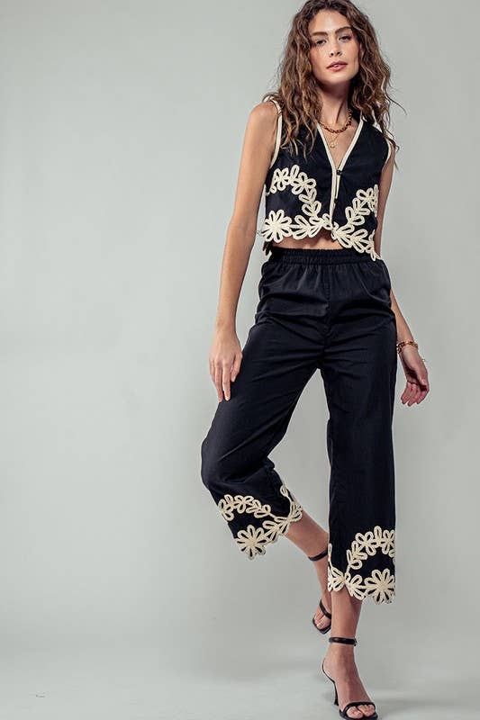 Interlaced Floral Pants in Black and Beige