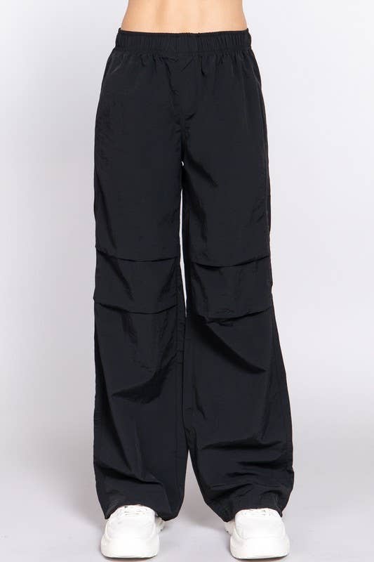 Parachute Pants in Black