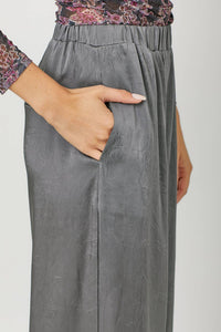 Crinkle Satin Pull-On Pants in Charcoal