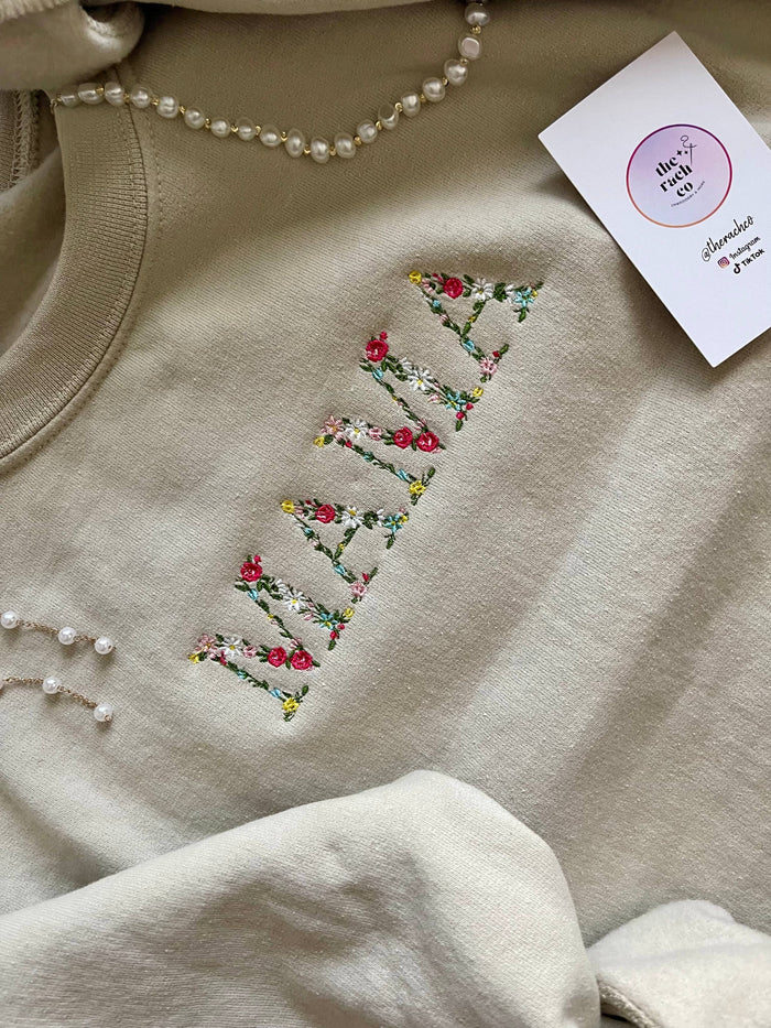 Mama Embroidered Crewneck in Sand